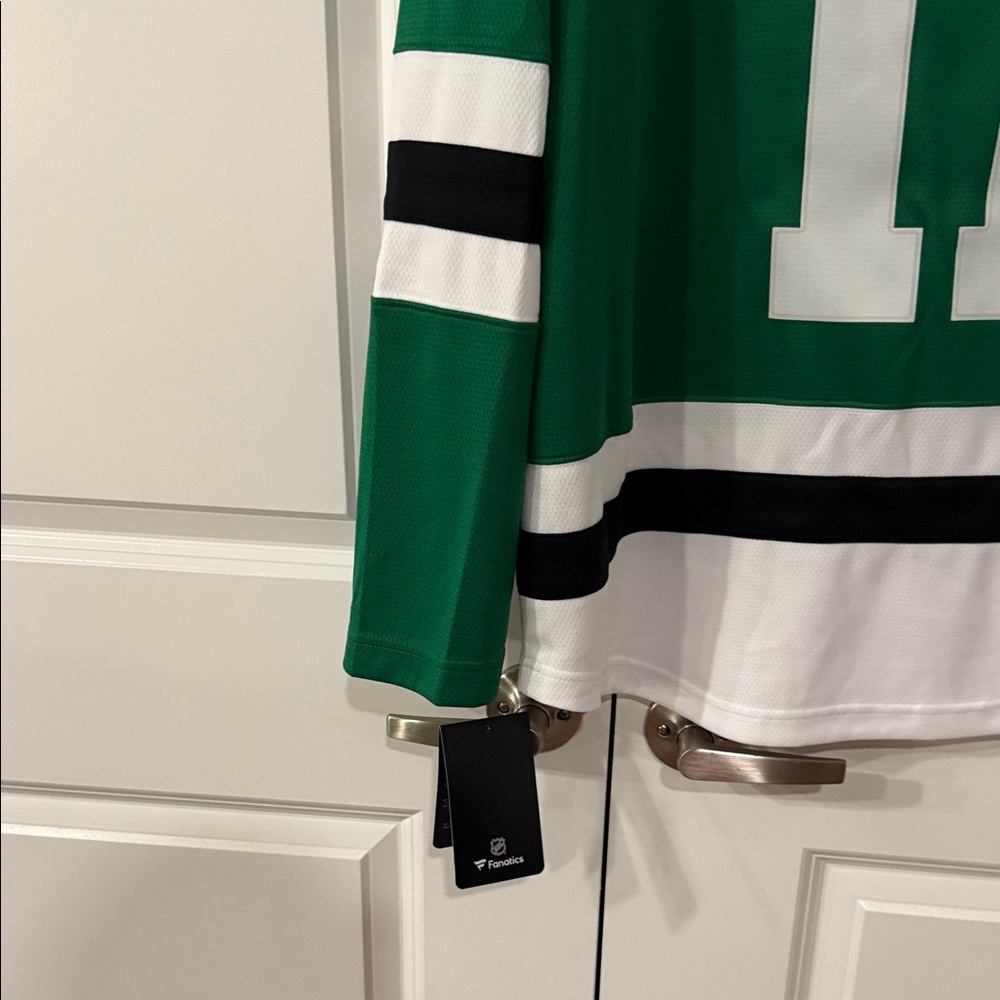 Fanatics Green NHL Licensed Jersey for Logan Stankoven Dallas Stars - Picture 11 of 14